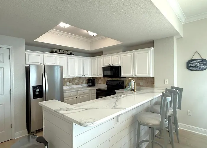 Apartment Crystal Shores West 501 By Youngs Suncoast *