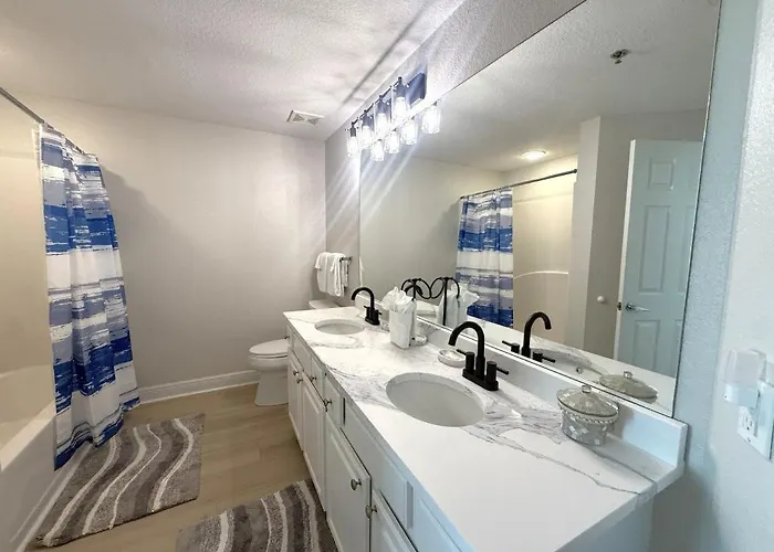 Apartment Crystal Shores West 501 By Youngs Suncoast *