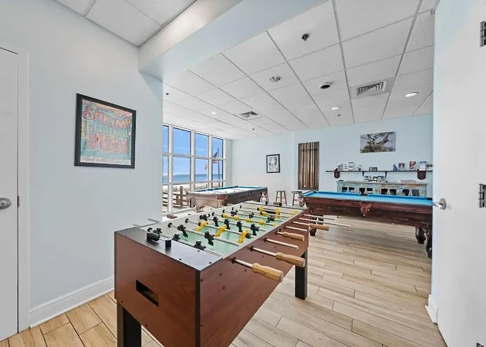 Apartment Crystal Shores West 501 By Youngs Suncoast *